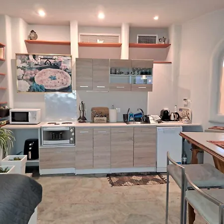 Dorothea Panoramic Apartment Nisoi